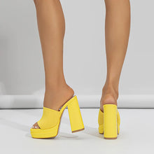 Load image into Gallery viewer, Pretty Chunky Heel Mule (Pre-order 5/3/24)
