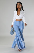 Load image into Gallery viewer, Miss Thang Jeans
